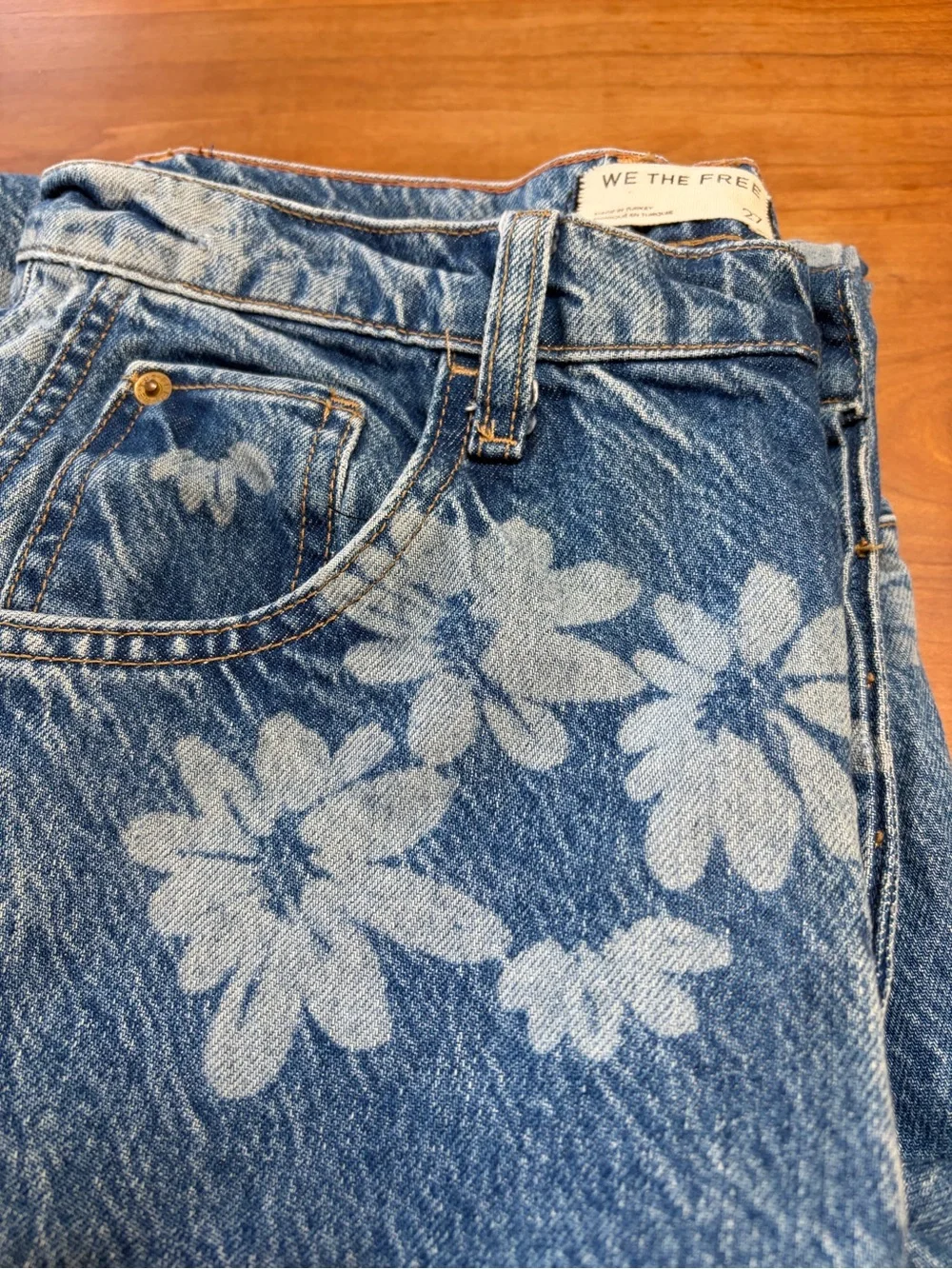 Free People -We The Free Blue Denim Hibiscus Print Barrel Jeans - Picture 6 of 6